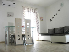 Eliva, Trogir